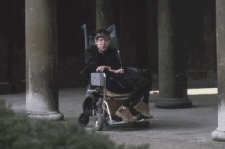 他的爱好之一就是轮椅飙车.